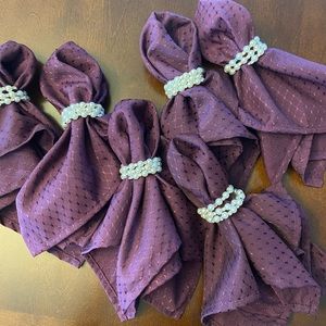 6 Decorative Pearl Napkin Rings w/ Cloth Napkins